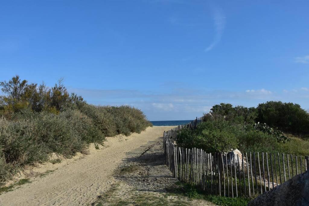 Les Goelettes - Appartement En Rdc Avec Acces Direct A La Plage 圣西普里安 外观 照片