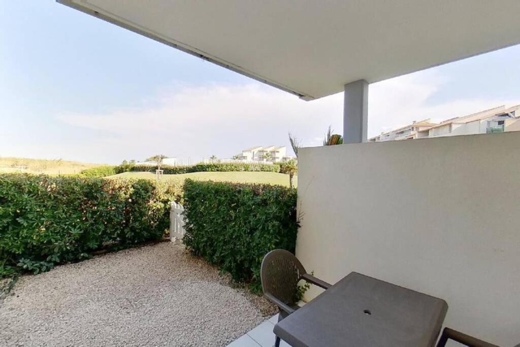 Les Goelettes - Appartement En Rdc Avec Acces Direct A La Plage 圣西普里安 外观 照片